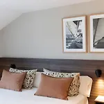 Plaza Center Apartment
