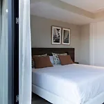 Plaza Center Apartment *