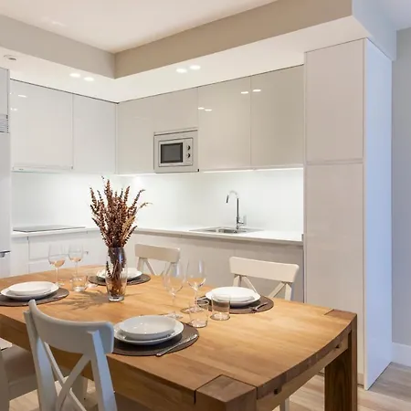 Plaza Center Apartment *