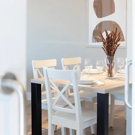 Plaza Center Apartment *