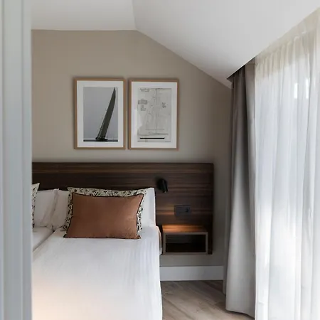 Plaza Center Suances