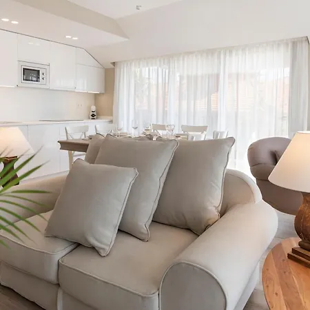 Plaza Center Apartment