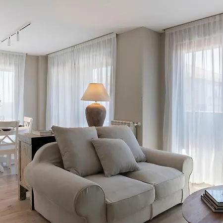Plaza Center Apartment Suances