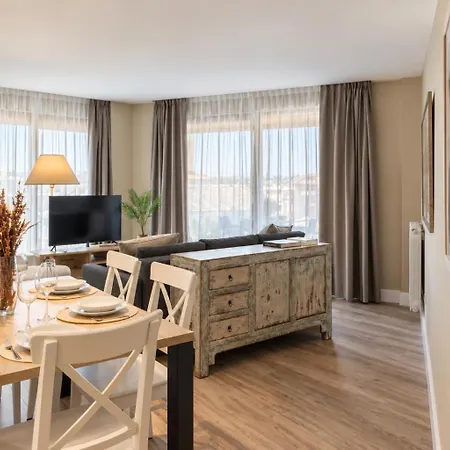 Apartment Plaza Center