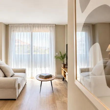 Plaza Center Apartment *