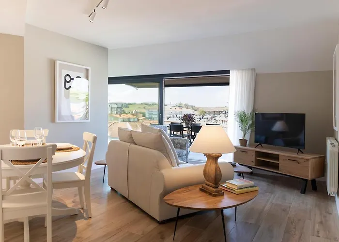 Apartment Plaza Center