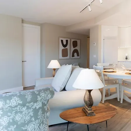 Plaza Center Suances